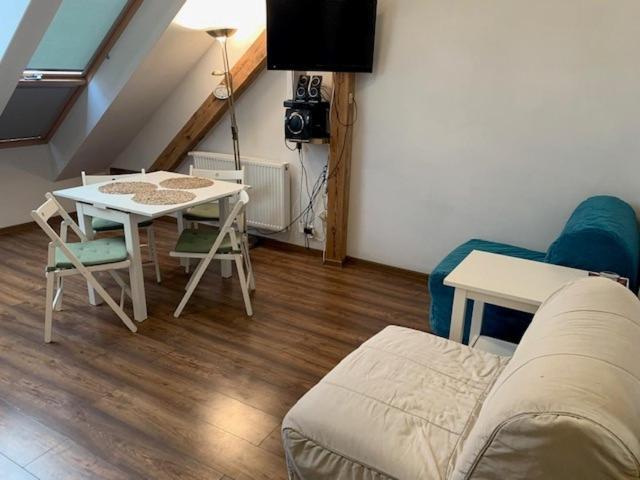 Sky View Condo In Tarnowskie Gory Bagian luar foto