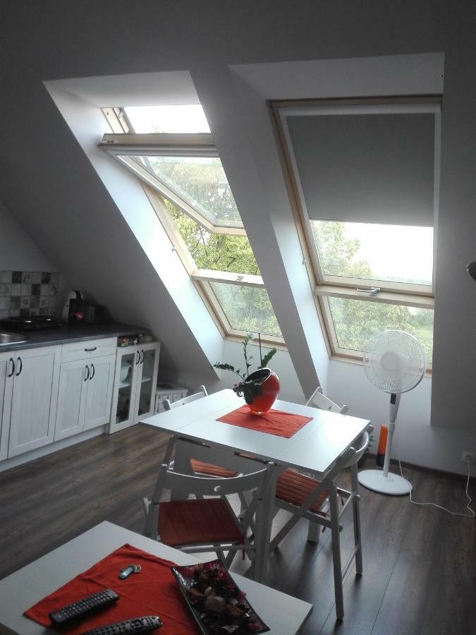 Sky View Condo In Tarnowskie Gory Bagian luar foto